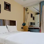 Oyo Life 93310 Apartemen Tamansari Panoramic By Santuy 2